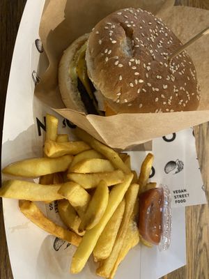 Mango Burger  at Mango Vegan Street Food - Hala Koszyki in Warsaw