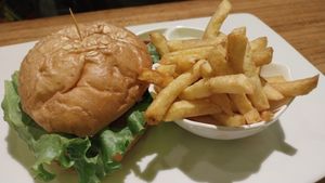 Burger  at El Maple in Quito