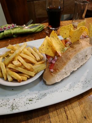 Hot dog at El Maple in Quito