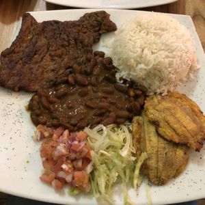 Menestra con carne vegetal  at El Maple in Quito