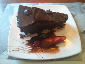 vegan chocolate cake at El Maple in Quito