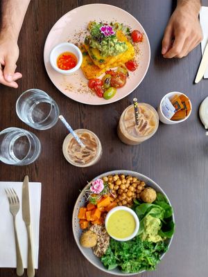 Buddha bowl & smashed avo toastie at Ozmosis in Edge Hill