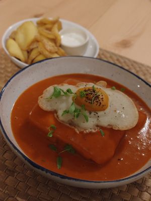 Francesinha at Outro Lado in Faro