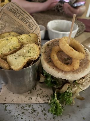 Chefs choice 🍔   at Outro Lado in Faro