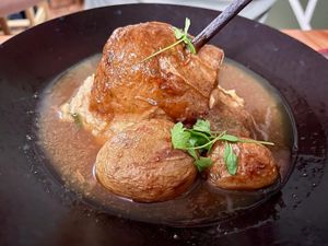 Seitan Shank at Outro Lado in Faro