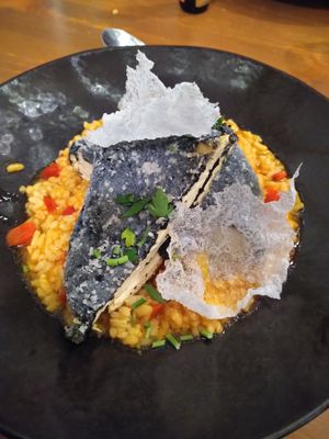 Peixe com arroz de tomate / fish with tomato rice at Outro Lado in Faro