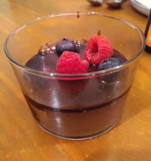 Mousse de chocolate / Chocolate Mousse at Outro Lado in Faro