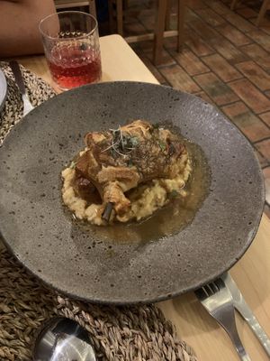 Fake chicken  at Outro Lado in Faro