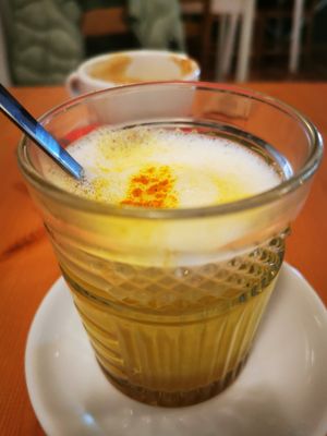 Golden milk at Outro Lado in Faro