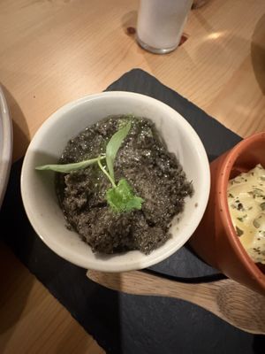   at Outro Lado in Faro