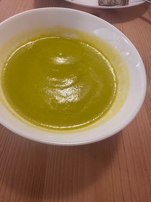 Pea soup  at Outro Lado in Faro