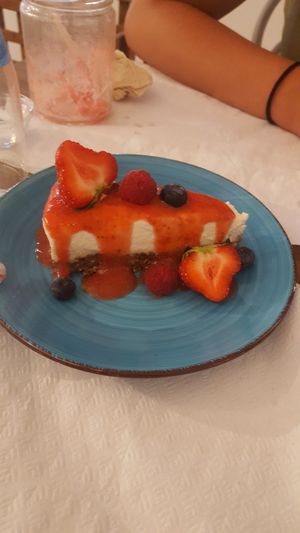 Cheesecake at Outro Lado in Faro