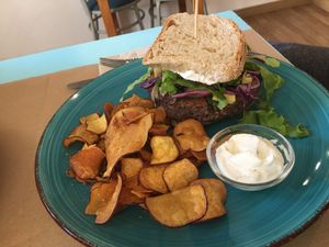 The quinoa black bean burger at Outro Lado in Faro