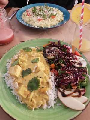 Risotto and tofu curry at Outro Lado in Faro
