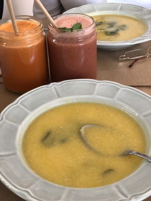 Amazing juices and soup !   at Outro Lado in Faro