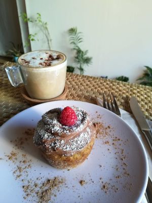 Banana and oats cupcake at Outro Lado in Faro
