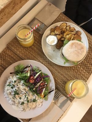 Main dish, the rice plate was great! The burguer was so so, the texture was weird kinda like eating slime but the flavor was 👌🏻 at Outro Lado in Faro
