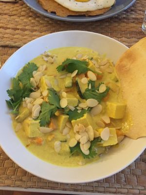 Curry  at Outro Lado in Faro