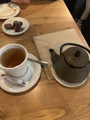 Thee  at De Rode Koe in Lille