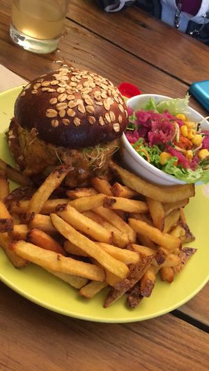 Veggie burger (made vegan) at De Rode Koe in Lille