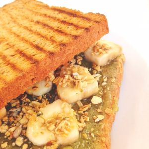 Hemp butter & Banana toast at KONOÏ Hemp Milk Bar in Vienna