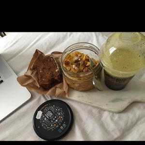 just ordered take out from Pur etc, I didn't know they had so many vegan options! It tastes way too good, and the carrot cake is awesome at PUR etc in Versailles