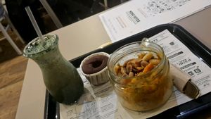 Mafé vegan + Fondant amandes/chocolat vegan + Spirul'Inception = 14.20€ at PUR etc in Versailles