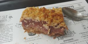 Half-eaten & delicious apple crumble at PUR etc in Versailles