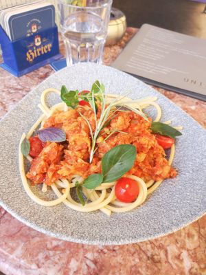 one weekly vegan dish on the menu (in addition to four standard ones) at UNI.WIRT. in Klagenfurt