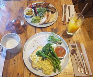 Peanut butter latte, OJ Simpson juice, big breakfast, and tofu scramble at The Sweet Meadow in Echuca