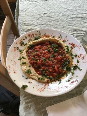 Hummus mit shakshuka at Hummusbar in Tbilisi