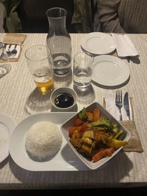 Wok tofu med chili og lemongrass at B&T Kafe og mat in Lillehammer