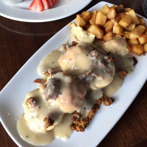 brunch: biscuits and gravy at V-Eats in Dallas