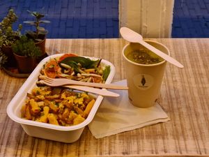 Take-away lunch or diner at Lunchcafe Curcuma in Gouda