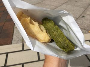 Plain and matcha waffles at Kanauta in Kobe