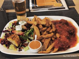 Assiette boulettes sauce tomate at Veni Vidi Vegan in Charleroi