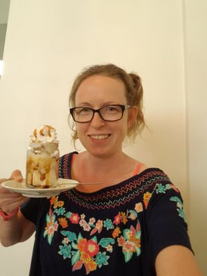 Ice cream sundae at Veni Vidi Vegan in Charleroi