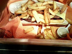 Mitraillette aux burgers maison at Veni Vidi Vegan in Charleroi