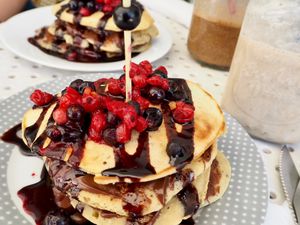vegan pancakes and smoothies at Superfood Smoothie Bar in Split