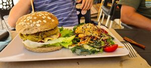 Black Bean burger at Escandinavia Green Spirit in Fuseta