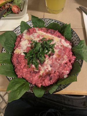 The beetroot risotto (asked to be made vegan)  at Escandinavia Green Spirit in Fuseta