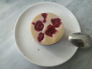 White chocolate raspberry dream at Acacia in Frederiksberg