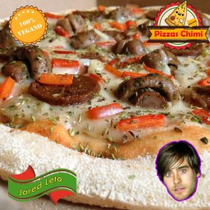 Pepperoni, champignon, red pepper over a creamy base of oat milk based mozzarella... that's what you get with this Jared Leto flavour  :P it's super delicious!  :3 at Pizzas Veganas Chimi in La Plata