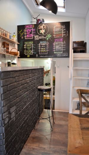 a place with small prices and cool vibes! at Juice Box - Fontaine Au Roi in Paris