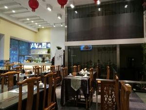 inside restaurant at Vegetarian Dumpling in Beijing