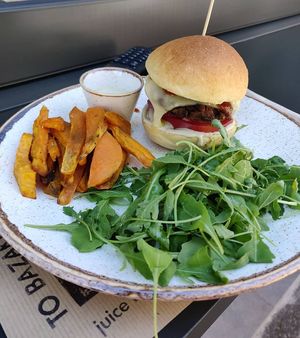vegan burger at To Bazaki Juice Bar in Chalandri