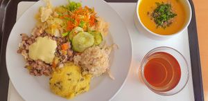 Uma sopa, um prato principal e um copo de chá quente = 10€ at Cozinha Consciente in Coimbra