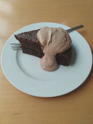 Carob cake with chocolate ganache at Cozinha Consciente in Coimbra