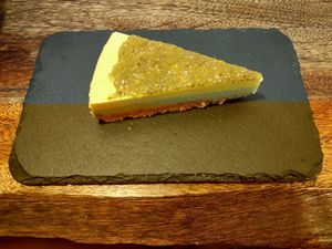 cake at Aloha Vegan Delights in Valencia