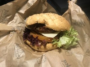 Maui burger at Aloha Vegan Delights in Valencia